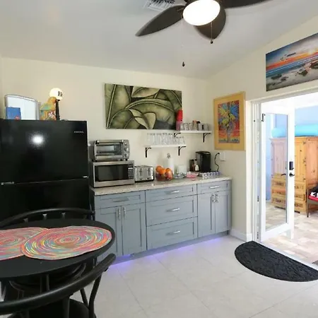 Fantasy Island Inn, Caters To Men Wilton Manors Exterior photo