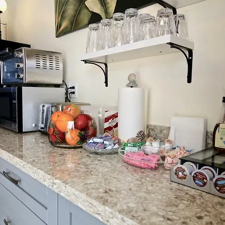 Fantasy Island Inn, Caters To Men Wilton Manors Exterior photo