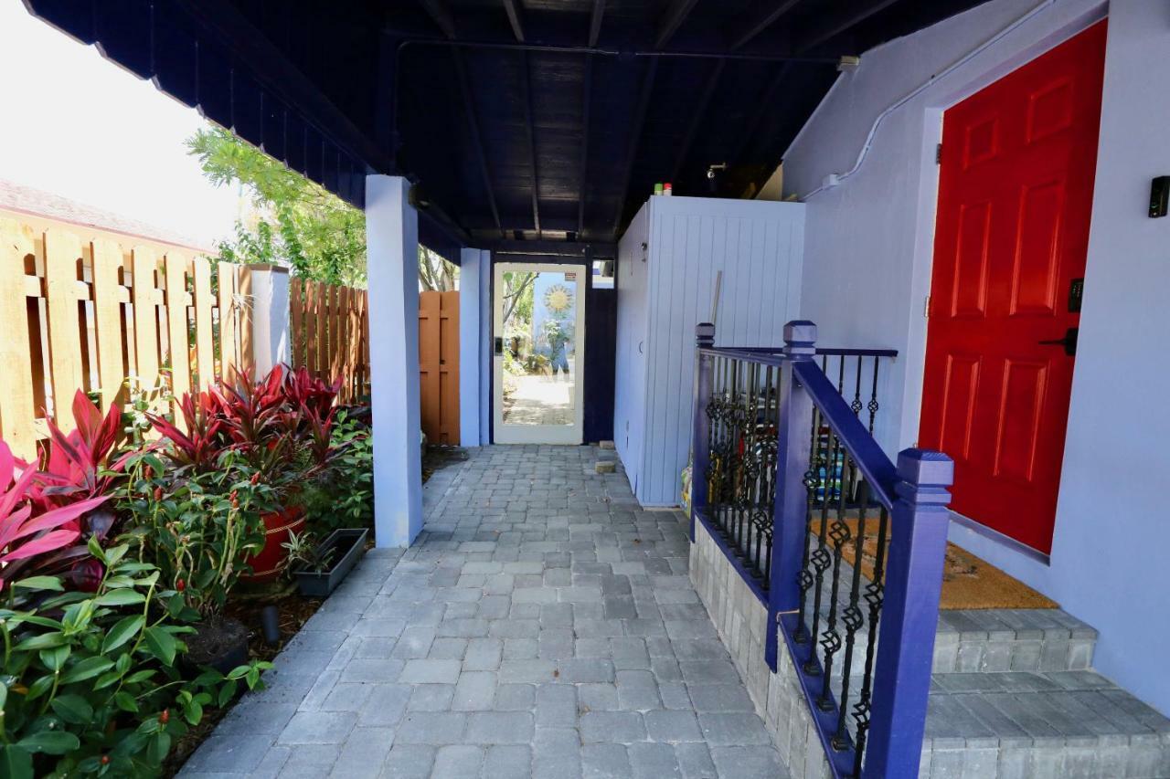Fantasy Island Inn, Caters To Men Bed & Breakfast 3*