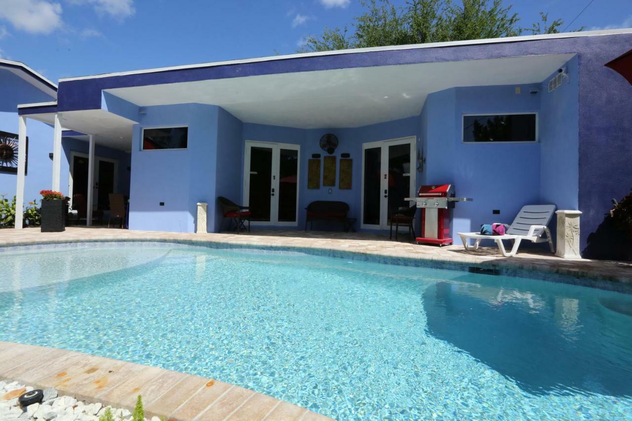 Fantasy Island Inn, Caters To Men Bed & Breakfast