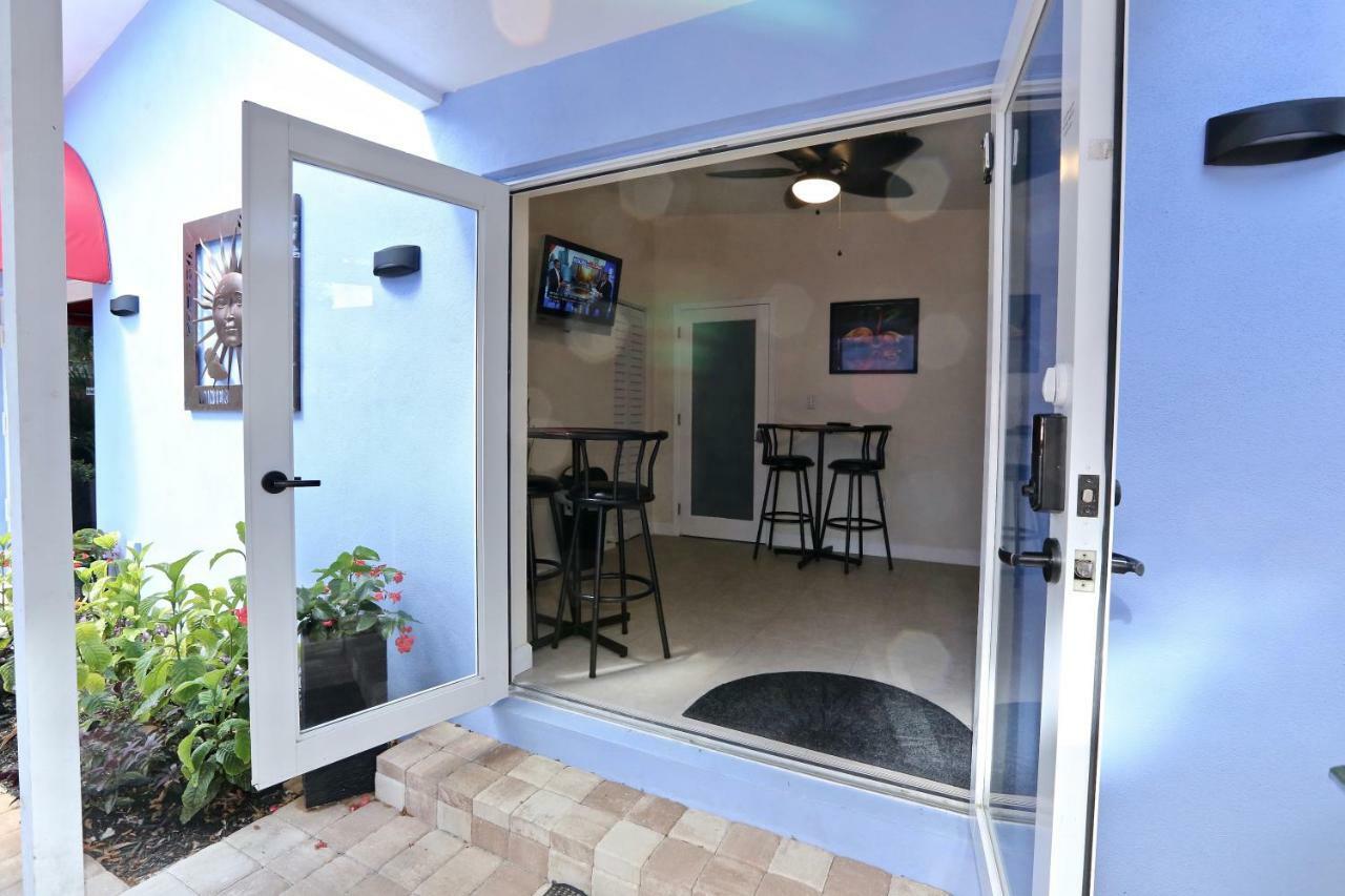 Bed & Breakfast Fantasy Island Inn, Caters To Men Wilton Manors